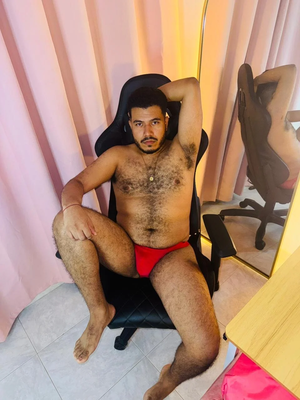 XXX Porn Photo of Nude HairyDrakee 1