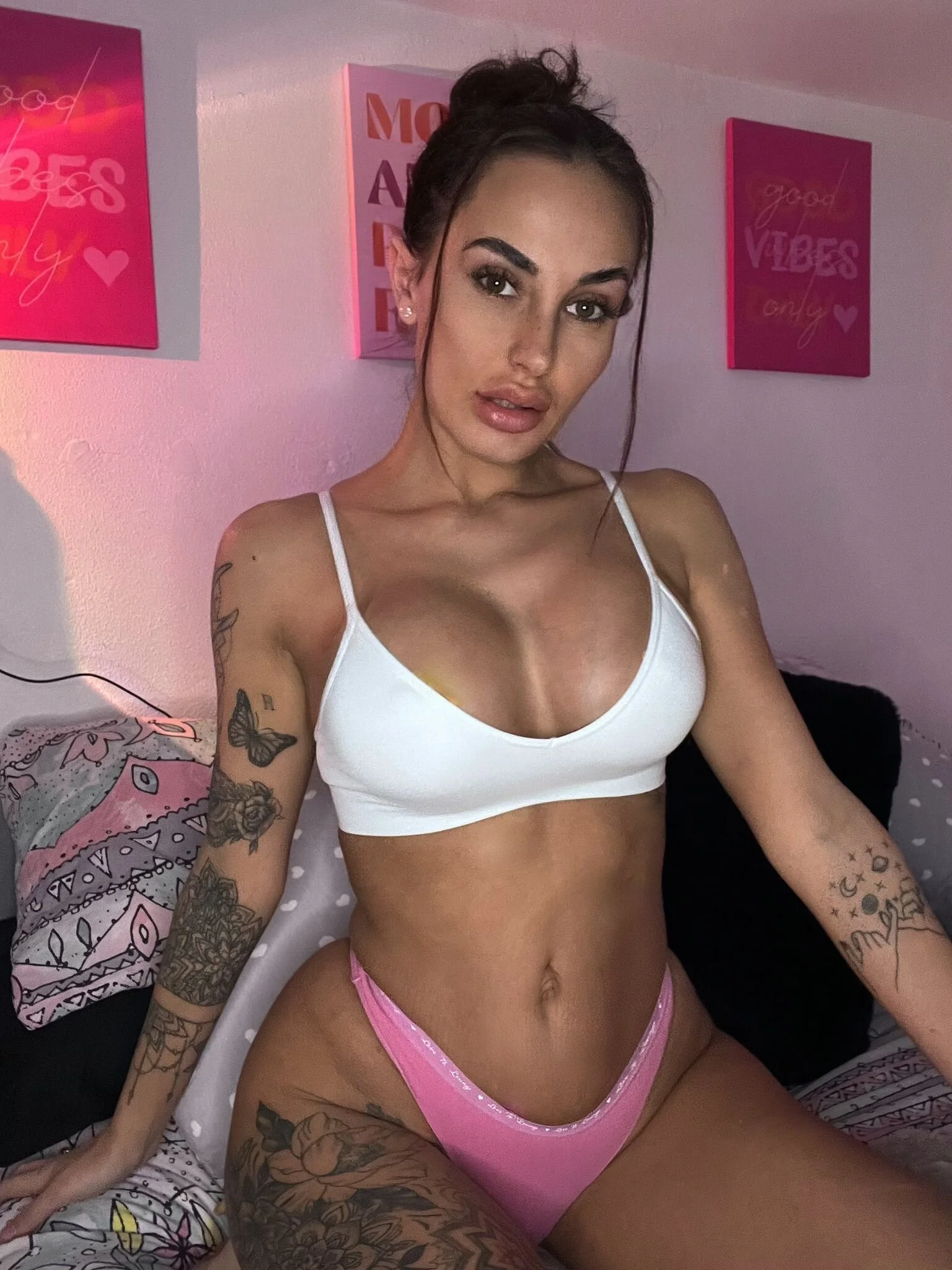 XXX Porn Photo of Nude Rosieredxox 16