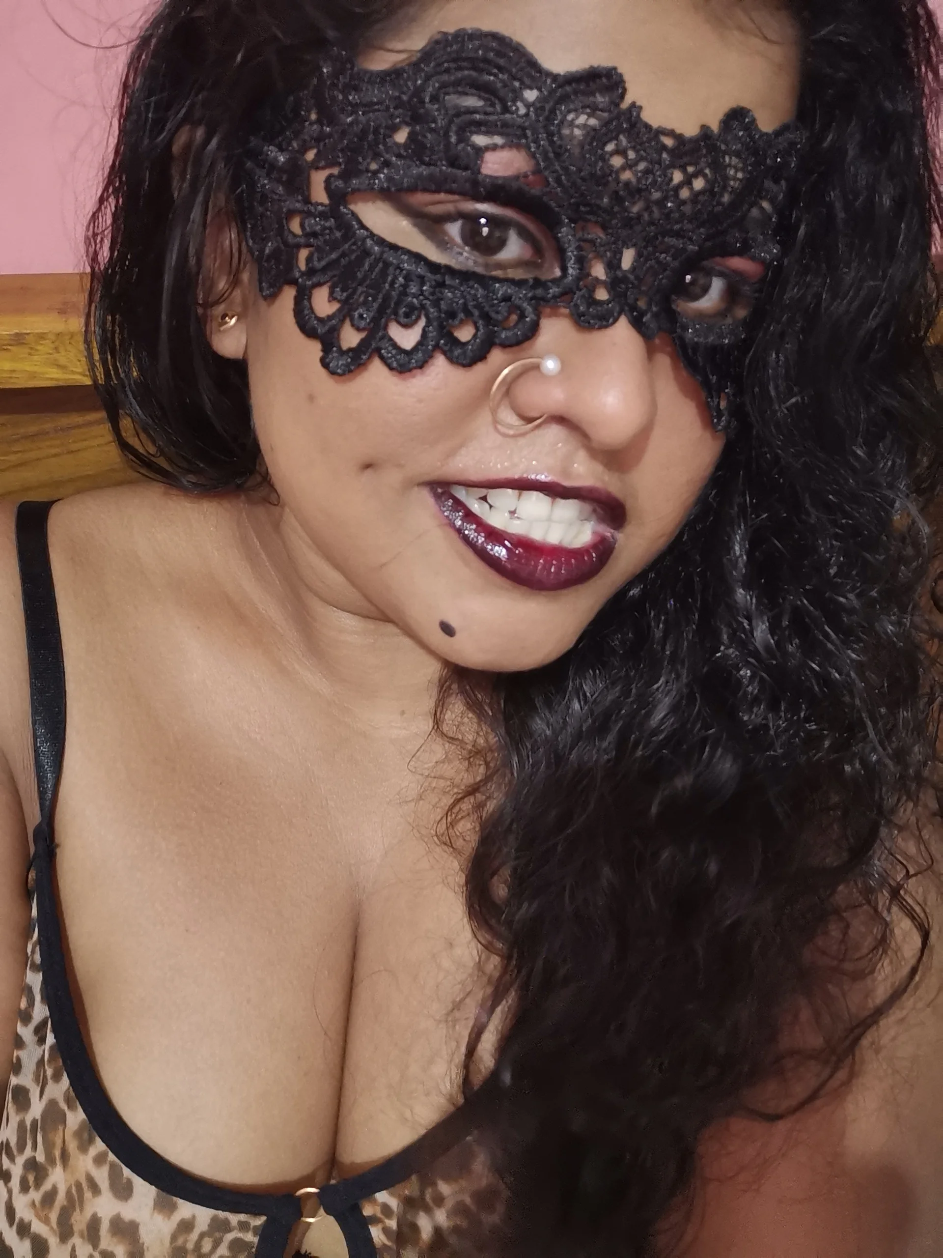 XXX Porn Photo of Nude Maskedcurves 4