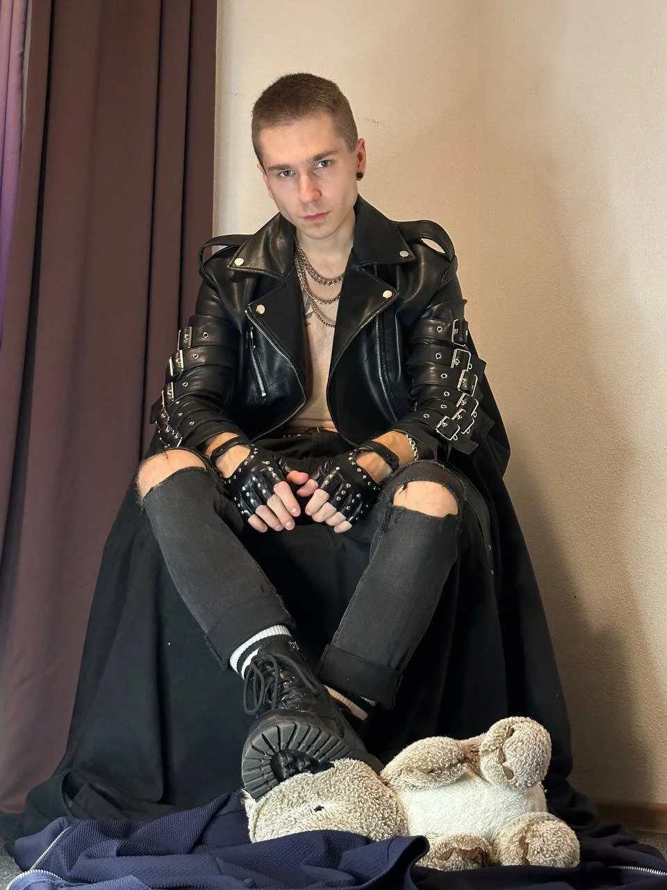 XXX Porn Photo of Nude Joseph__Quinn 2