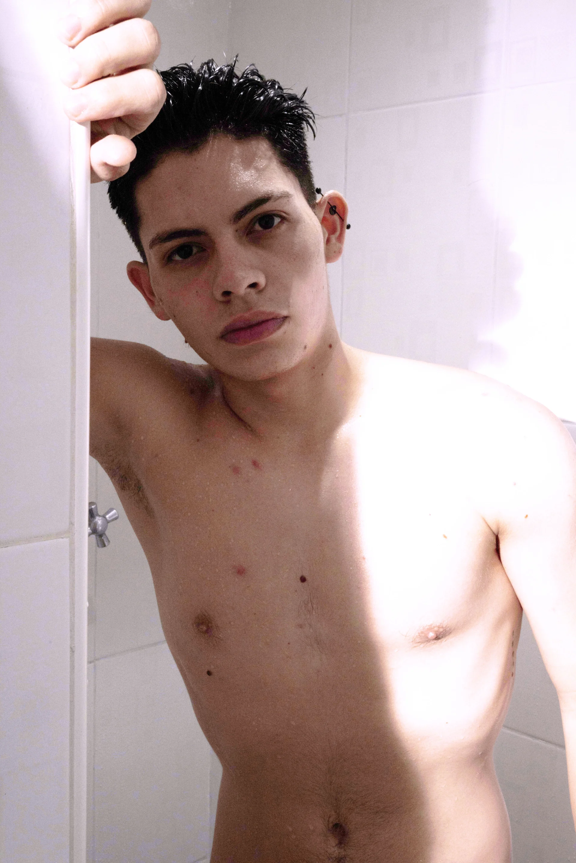 XXX Porn Photo of Nude JhosuaVega 4