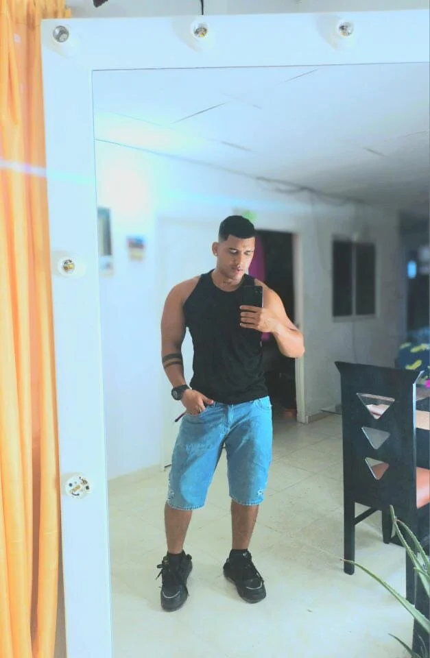 XXX Porn Photo of Nude evan_hardy 21