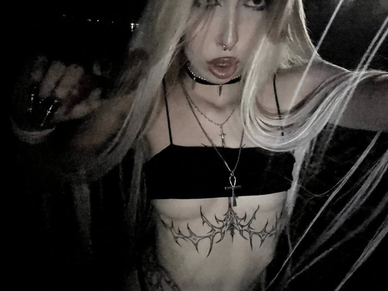 XXX Porn Photo of Nude goth__tv 7
