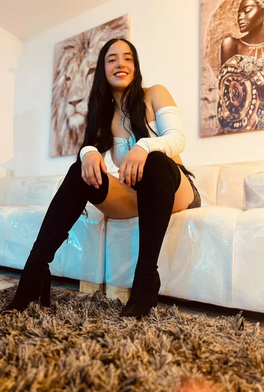 XXX Porn Photo of Nude Julie_Rosss 4