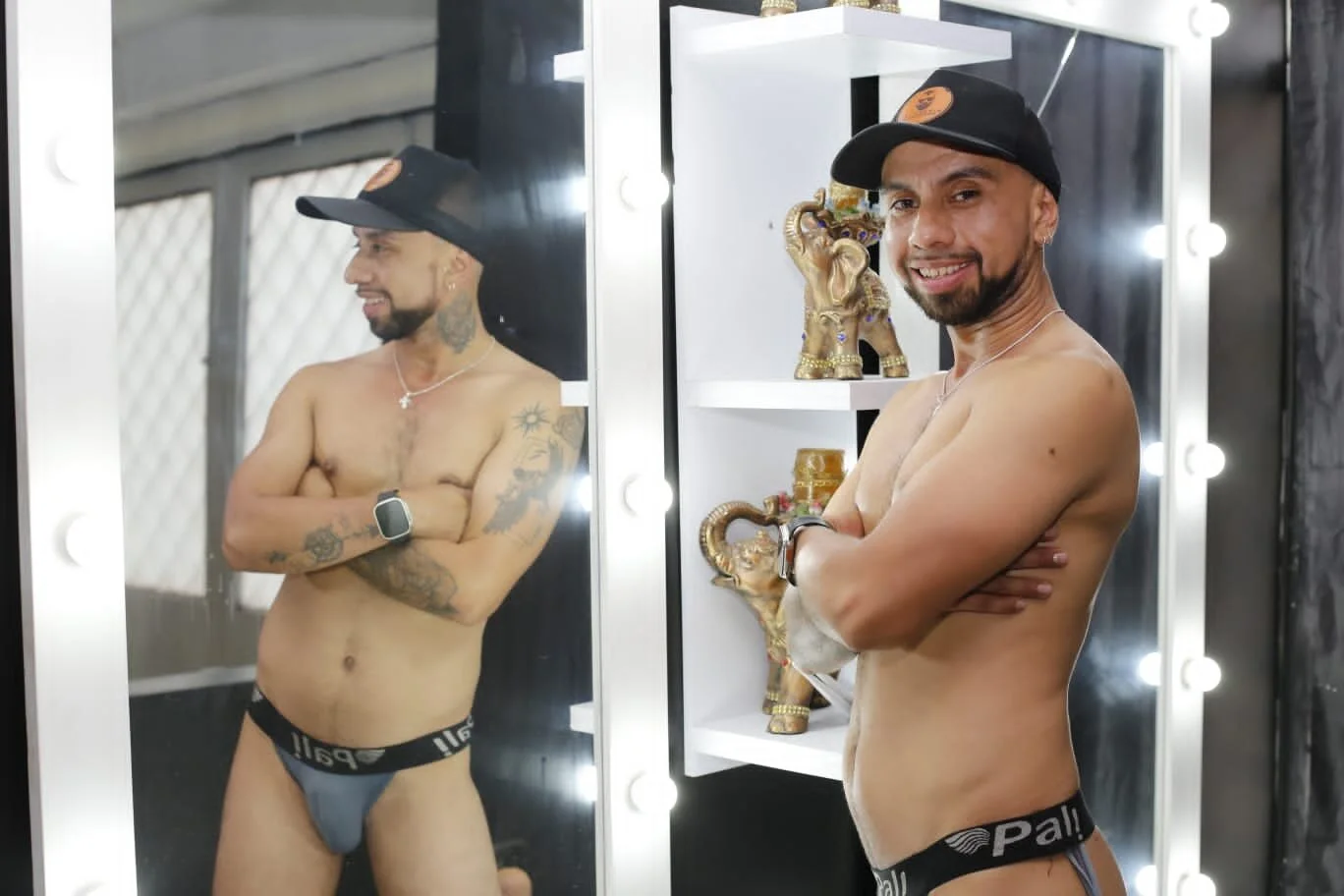 XXX Porn Photo of Nude Arian_Pervert 35