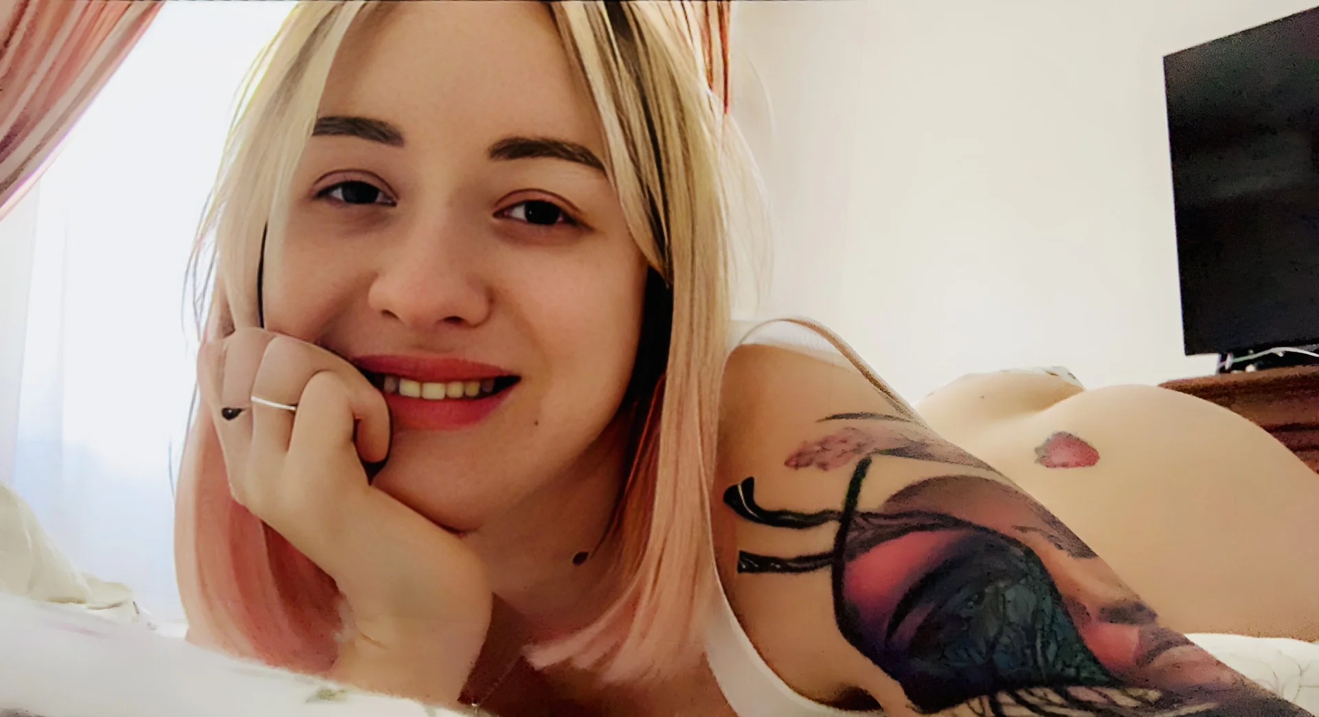 XXX Porn Photo of Nude FantasticMsFoxy 2