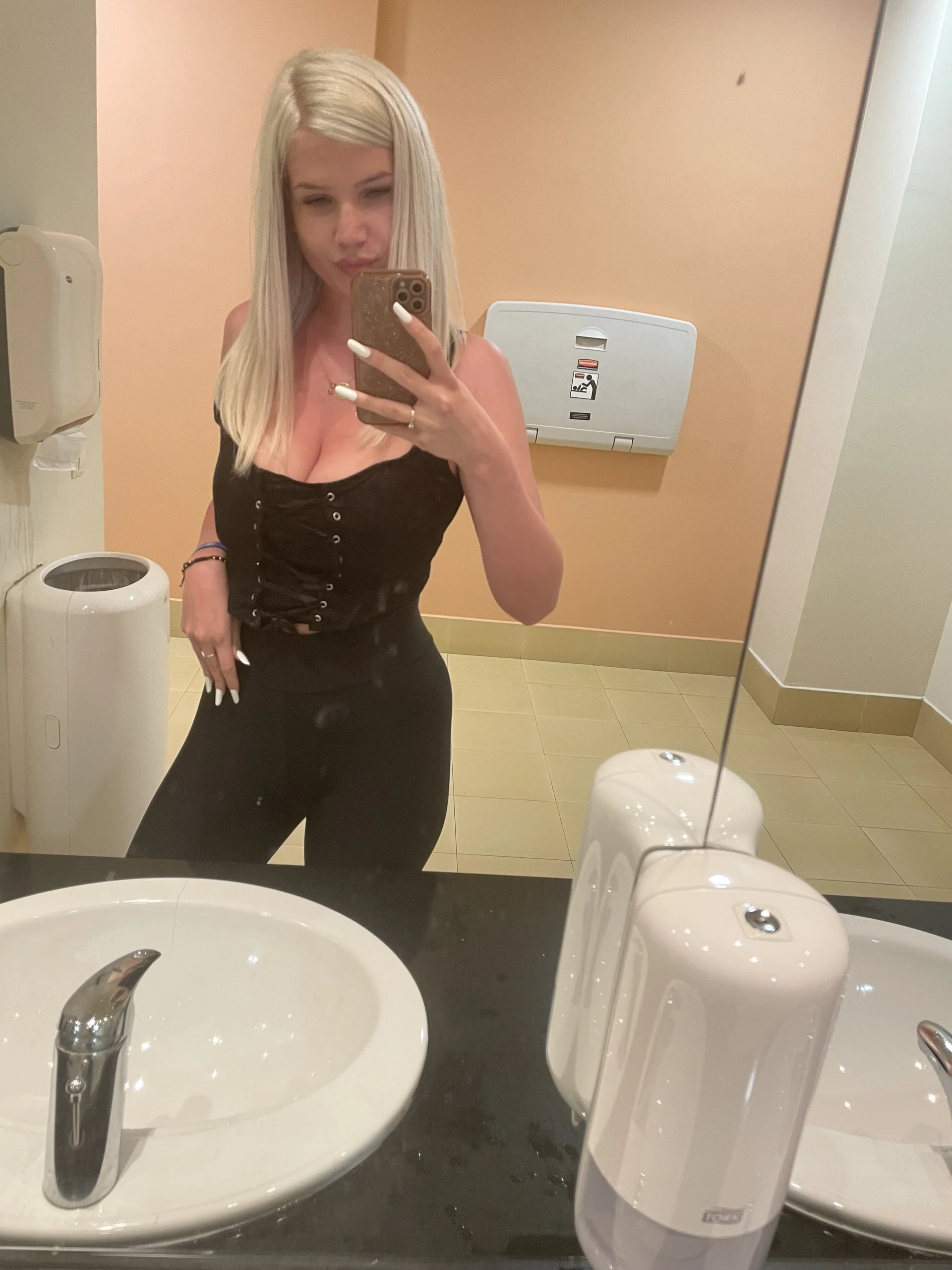 XXX Porn Photo of Nude katty_blonde10 2
