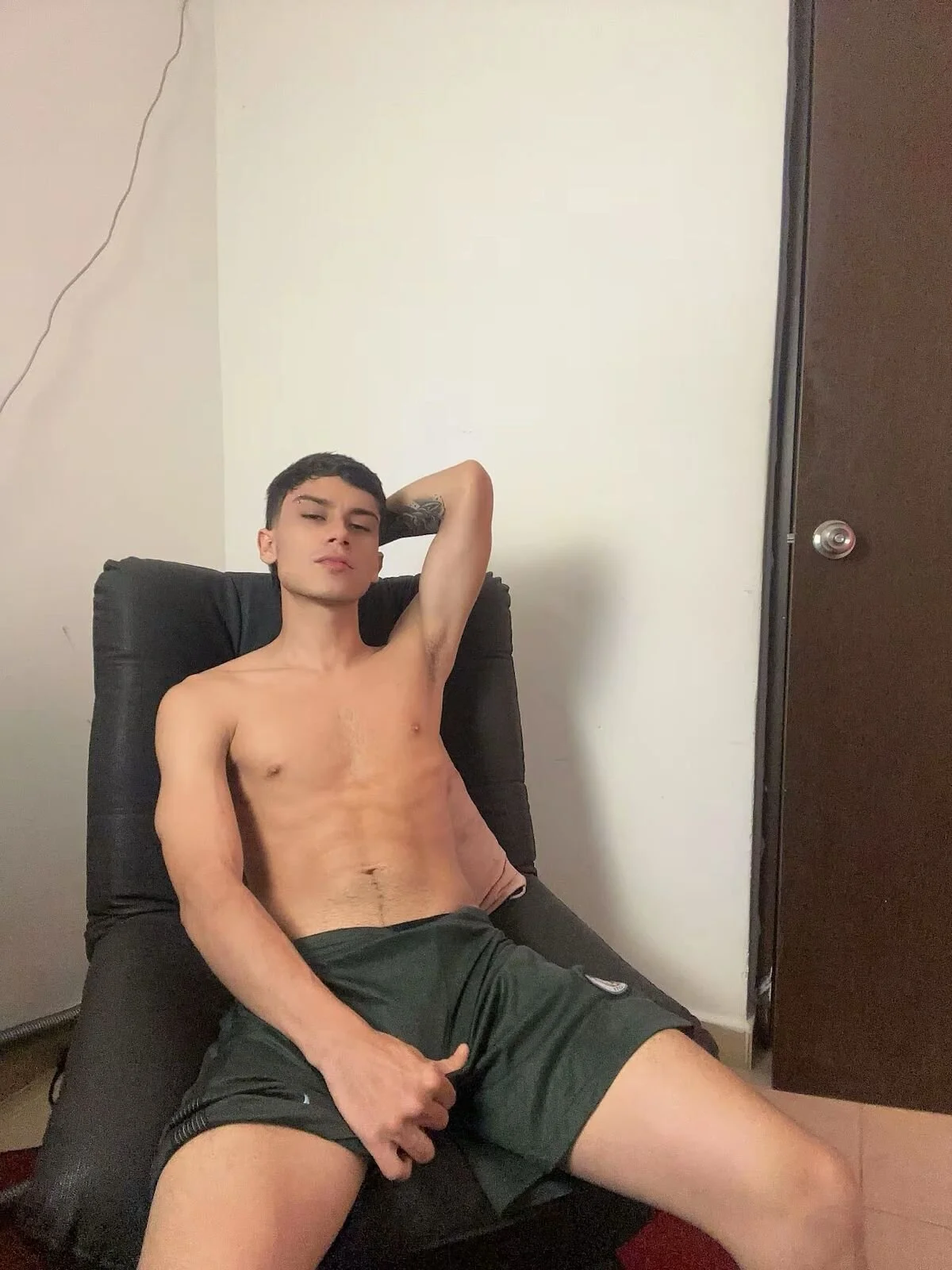 XXX Porn Photo of Nude Axel_DavisSM 9