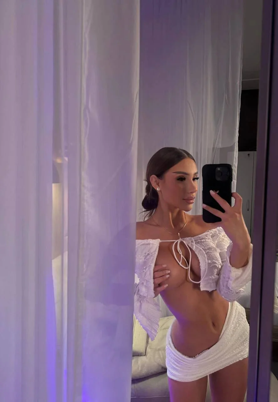 XXX Porn Photo of Nude AvaHeath 22