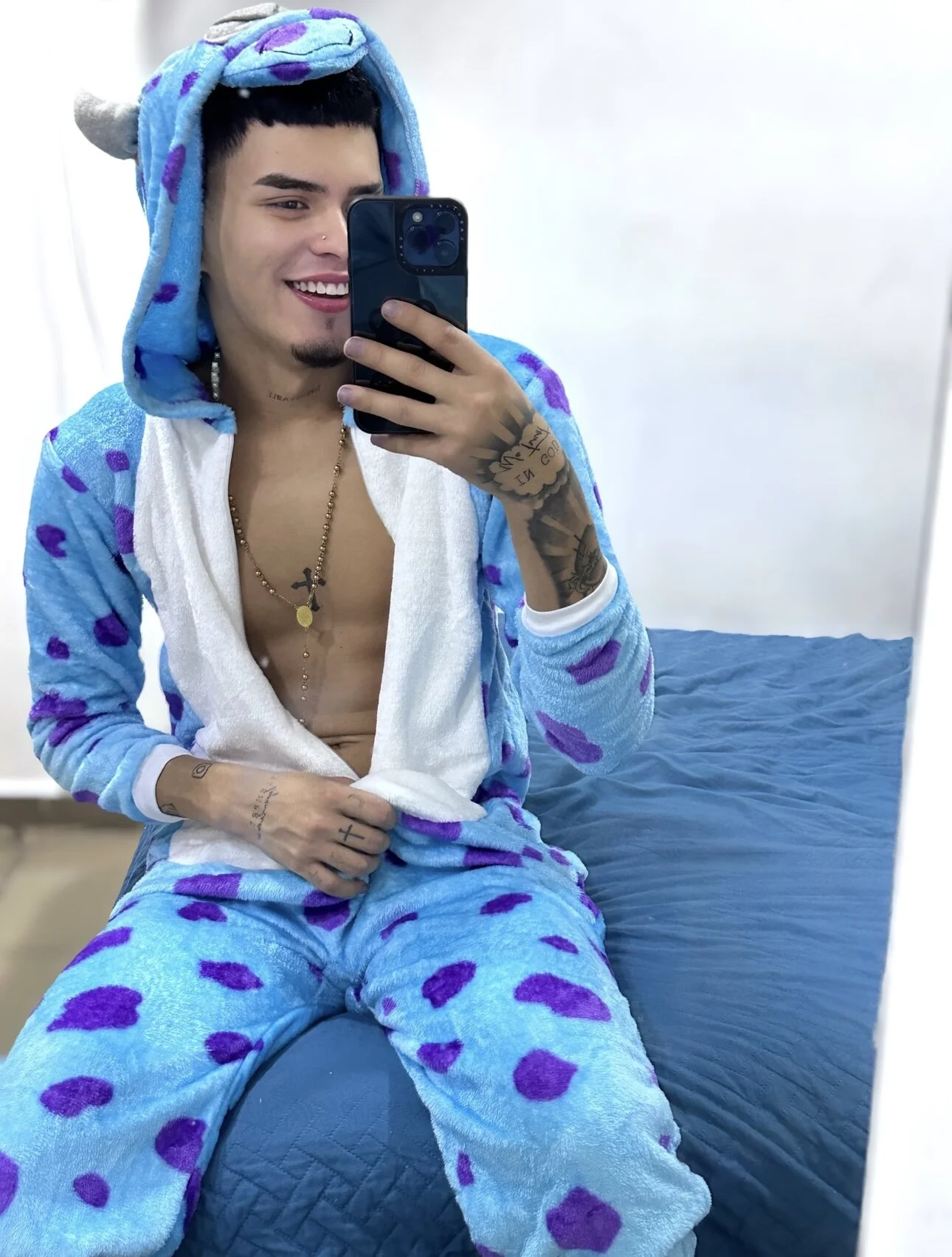 XXX Porn Photo of Nude huge_Santiago 32