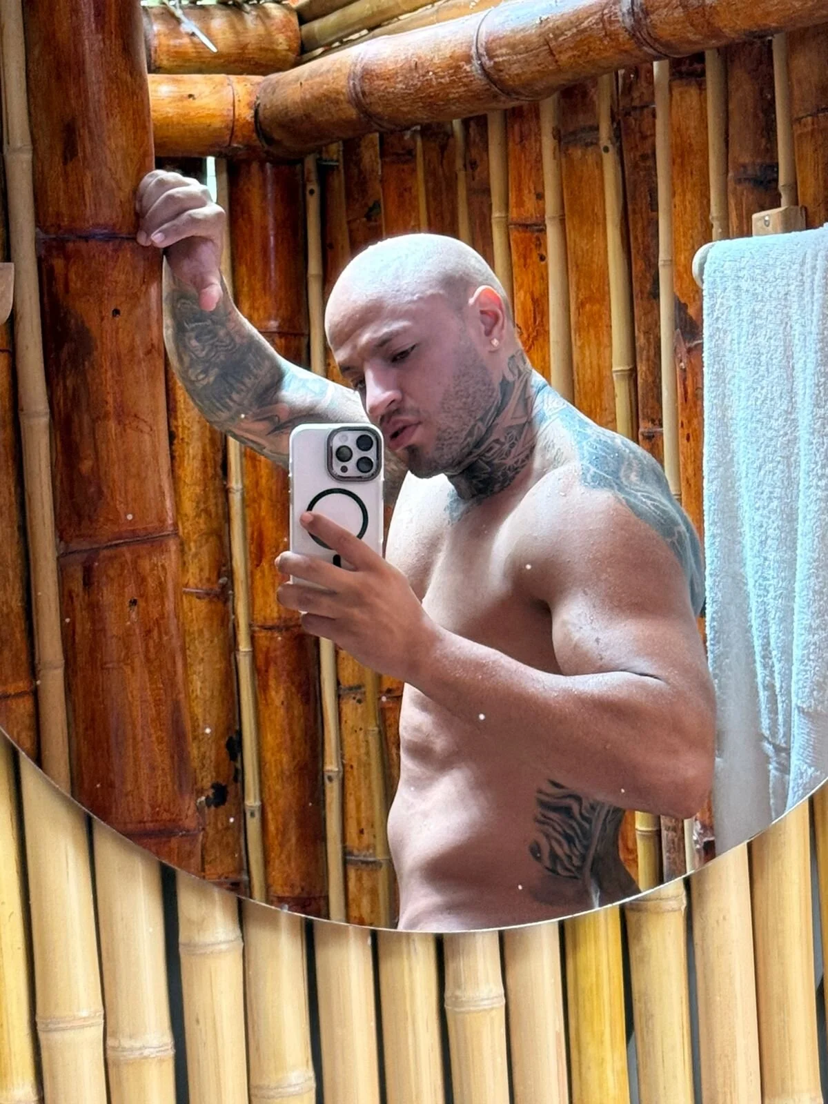 XXX Porn Photo of Nude dereckgreen 39