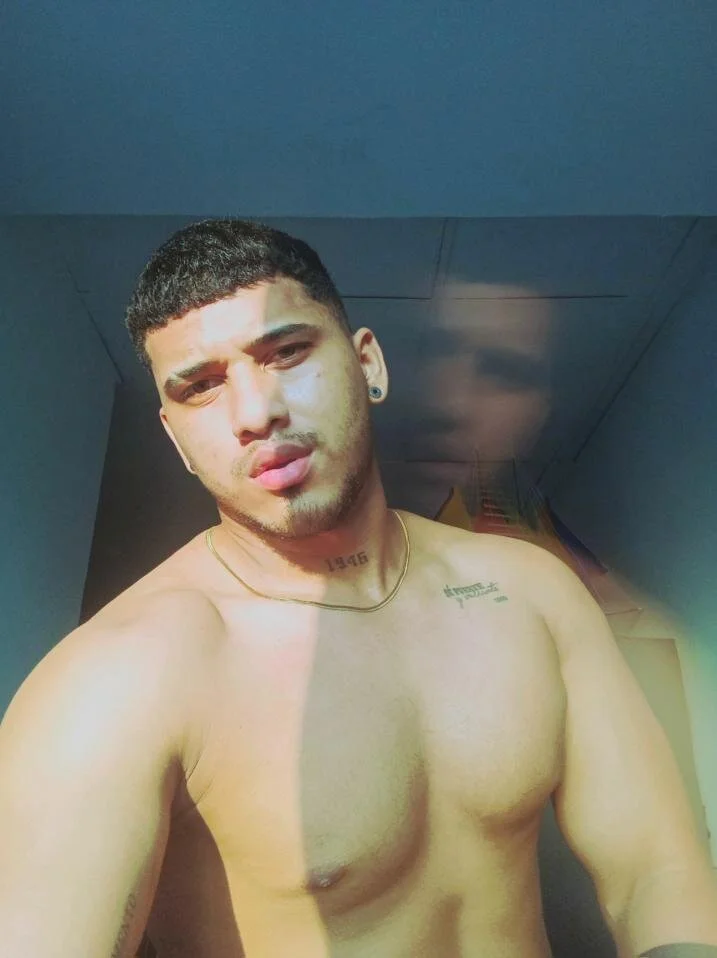 XXX Porn Photo of Nude evan_hardy 15