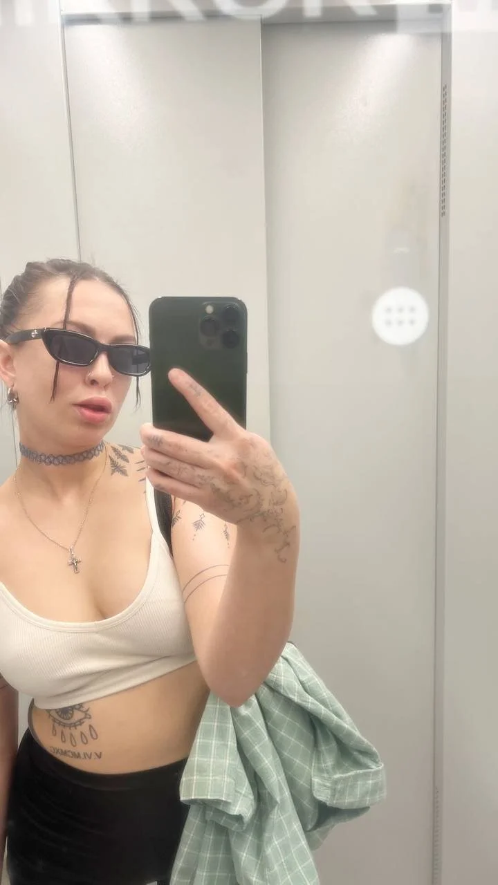 XXX Porn Photo of Nude Evelyn_Charm 1