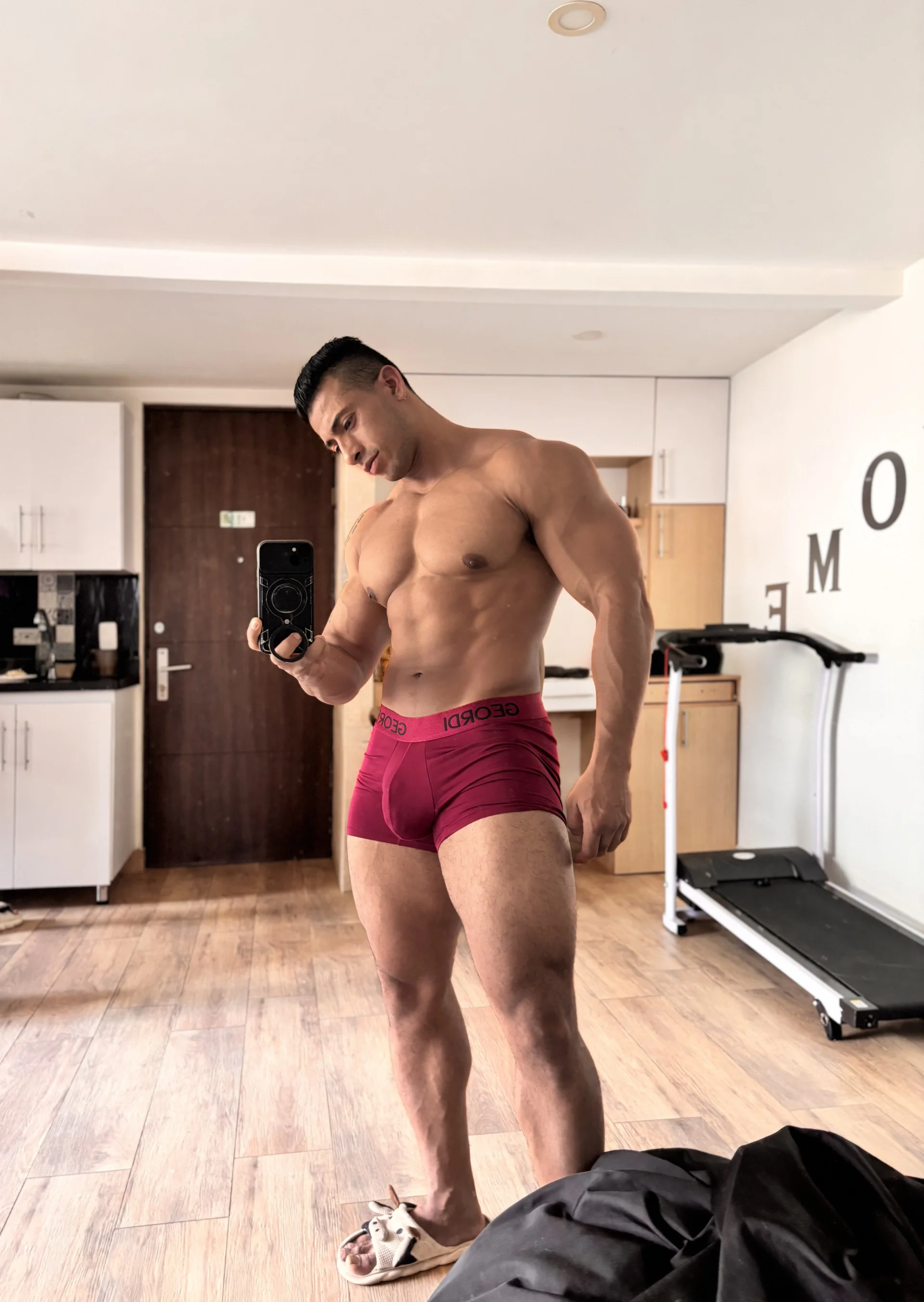 XXX Porn Photo of Nude aaroncolombia 10