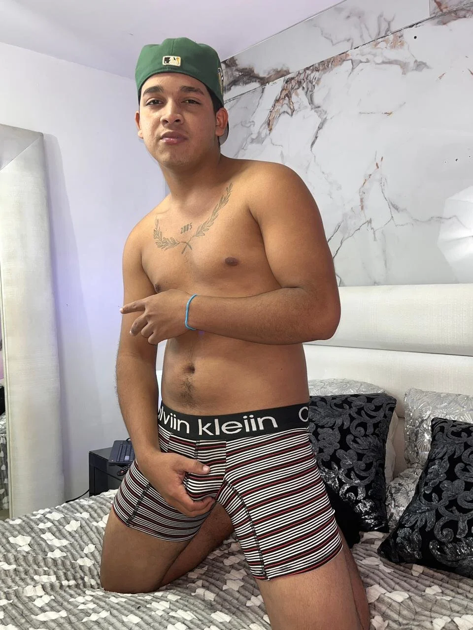 XXX Porn Photo of Nude davisito_26 14
