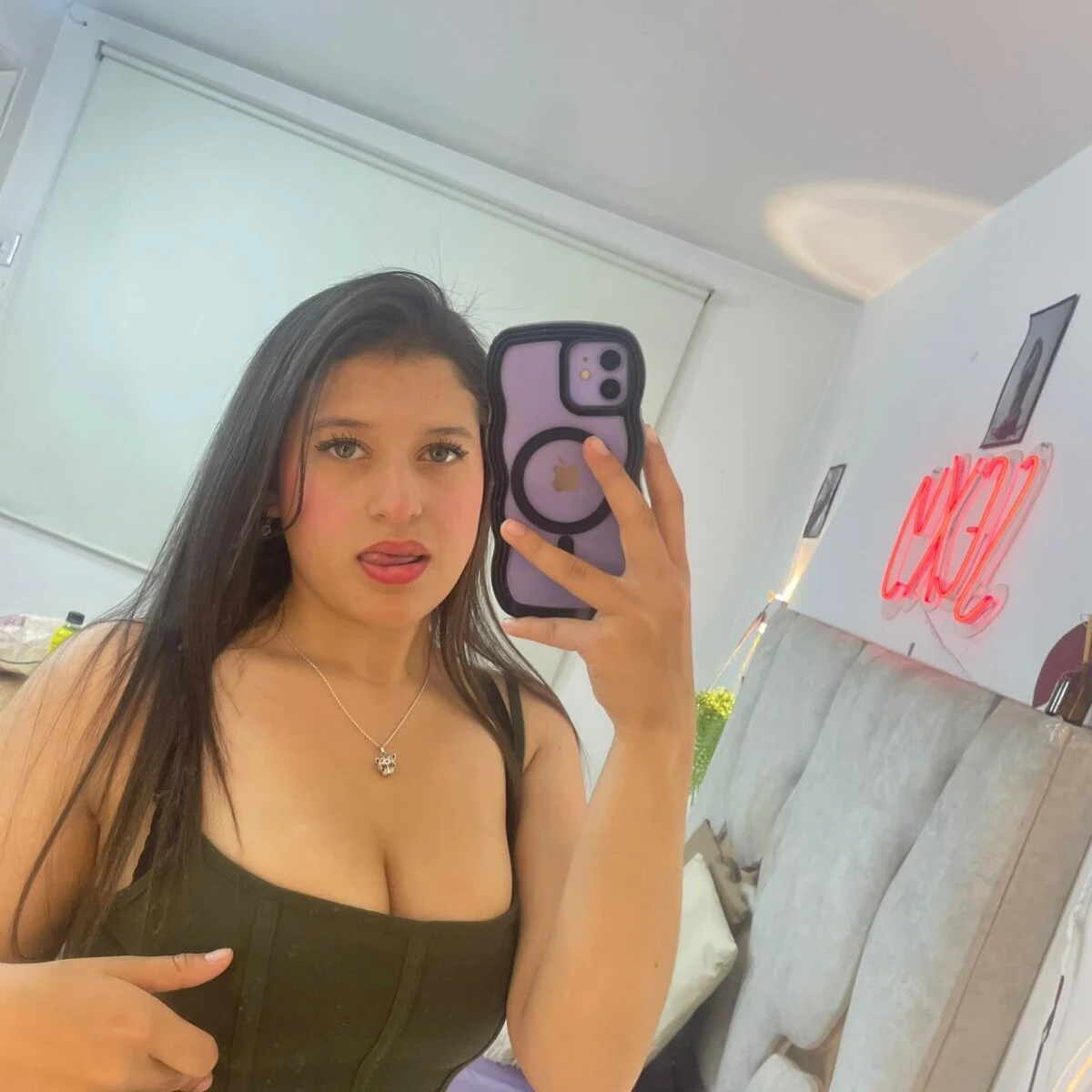 XXX Porn Photo of Nude sharlot_tay1 1