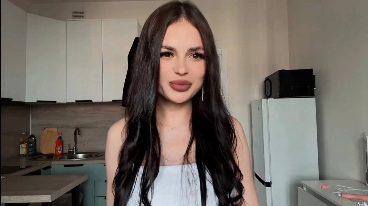 XXX Porn Photo of Nude BlushingTask 5