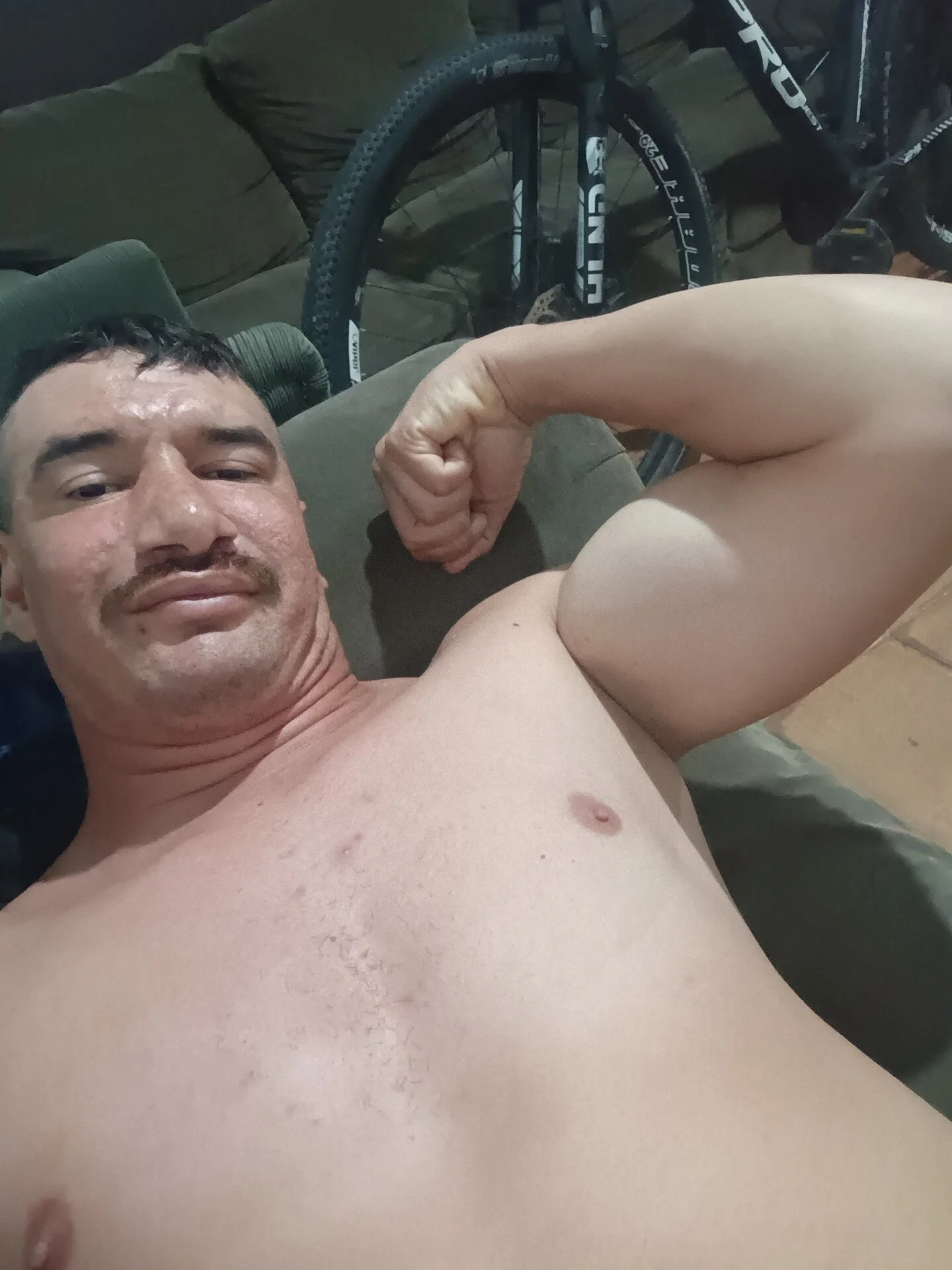 XXX Porn Photo of Nude FluffingMansion 4