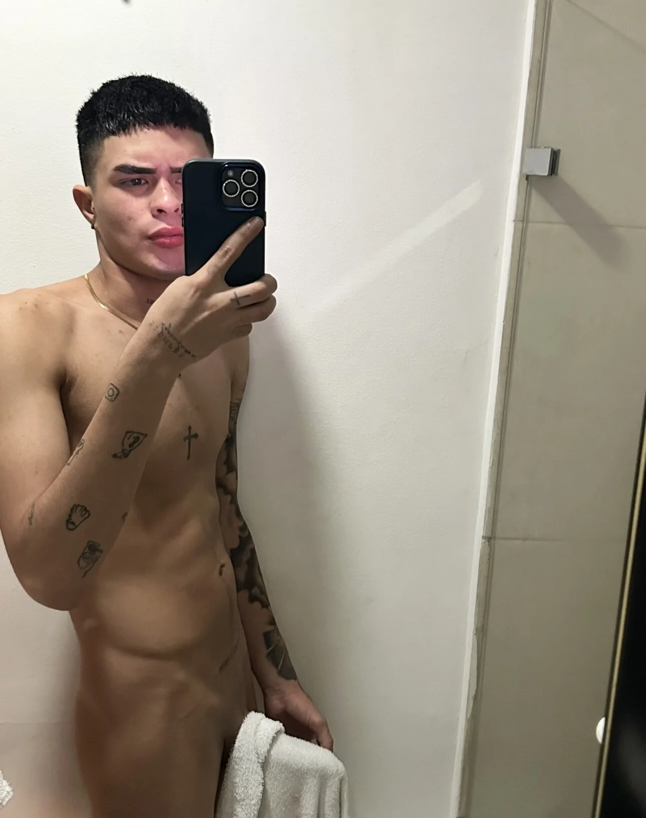 XXX Porn Photo of Nude huge_Santiago 45