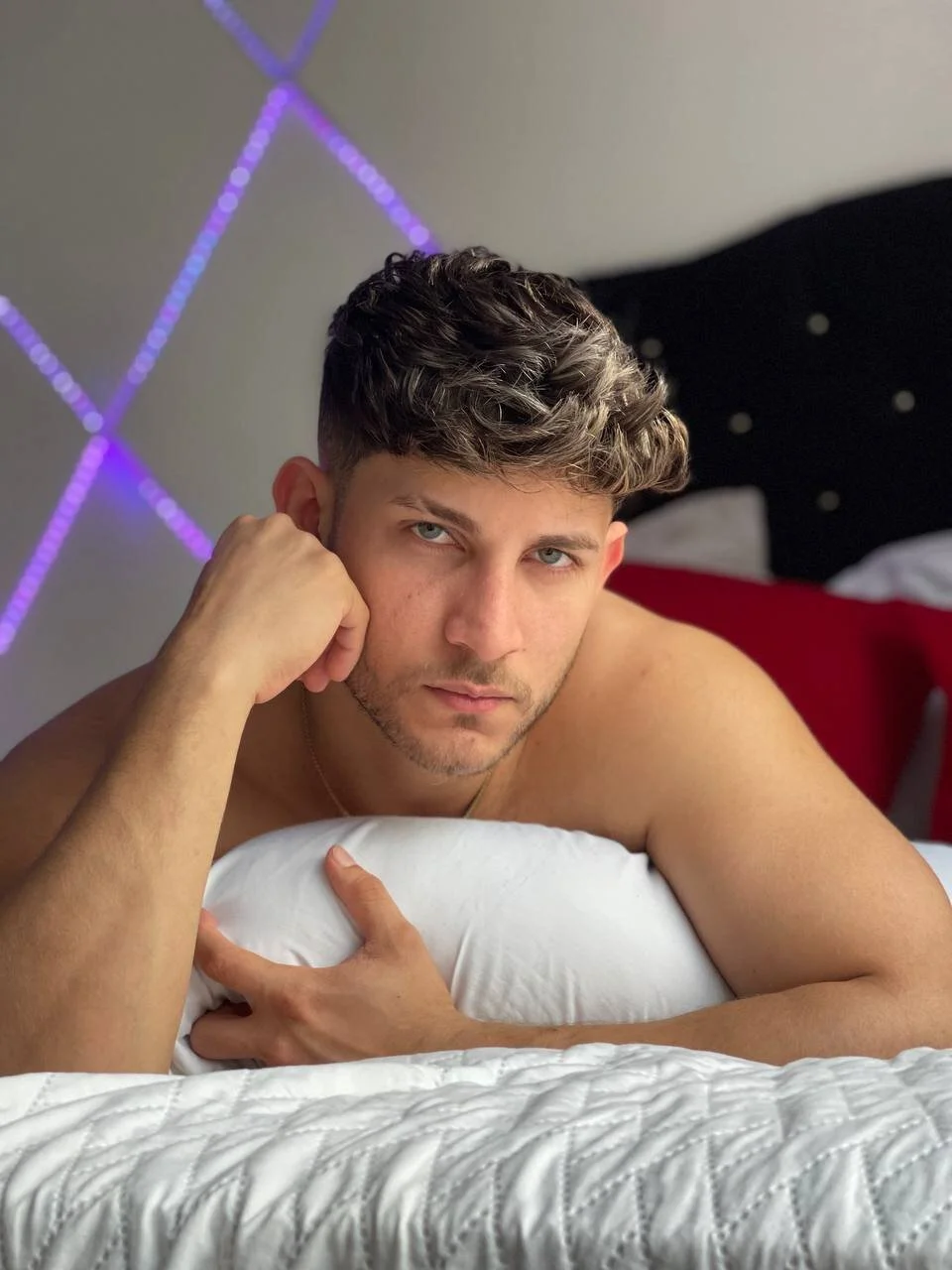 XXX Porn Photo of Nude apolo_strange 60