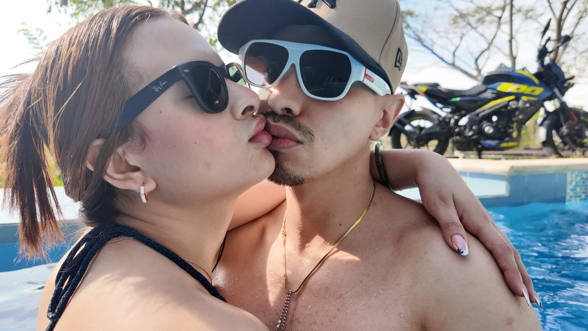 XXX Porn Photo of Nude Hot_Couple_AR 15