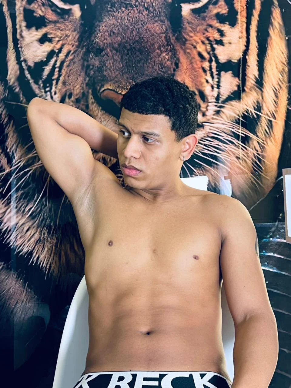 XXX Porn Photo of Nude Met_Marcos 15