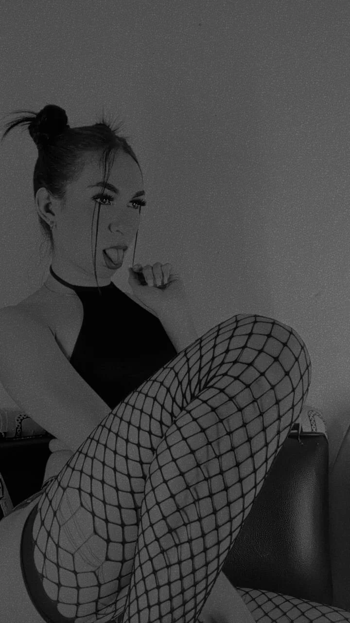 XXX Porn Photo of Nude Mia_thompson_19 12