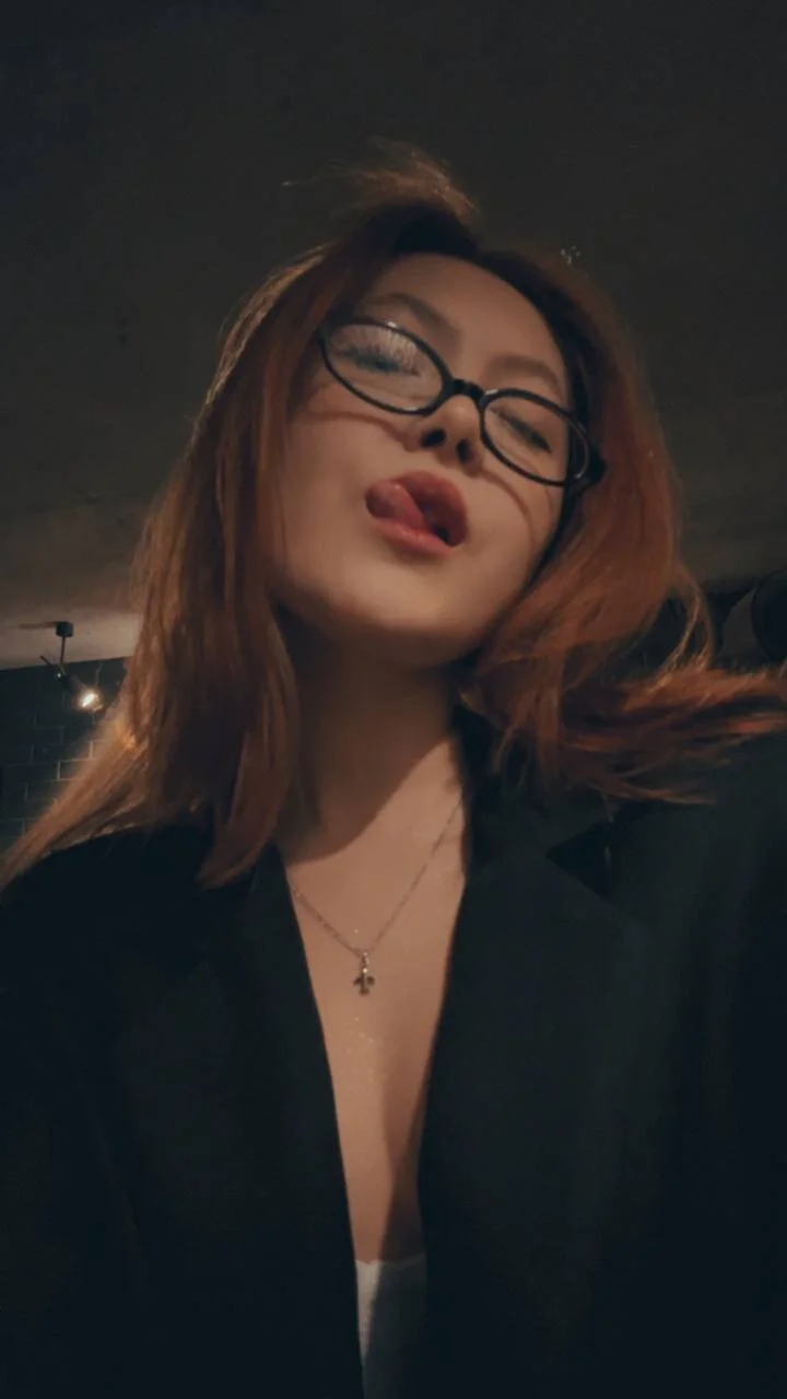 GoddamnSheSoHot