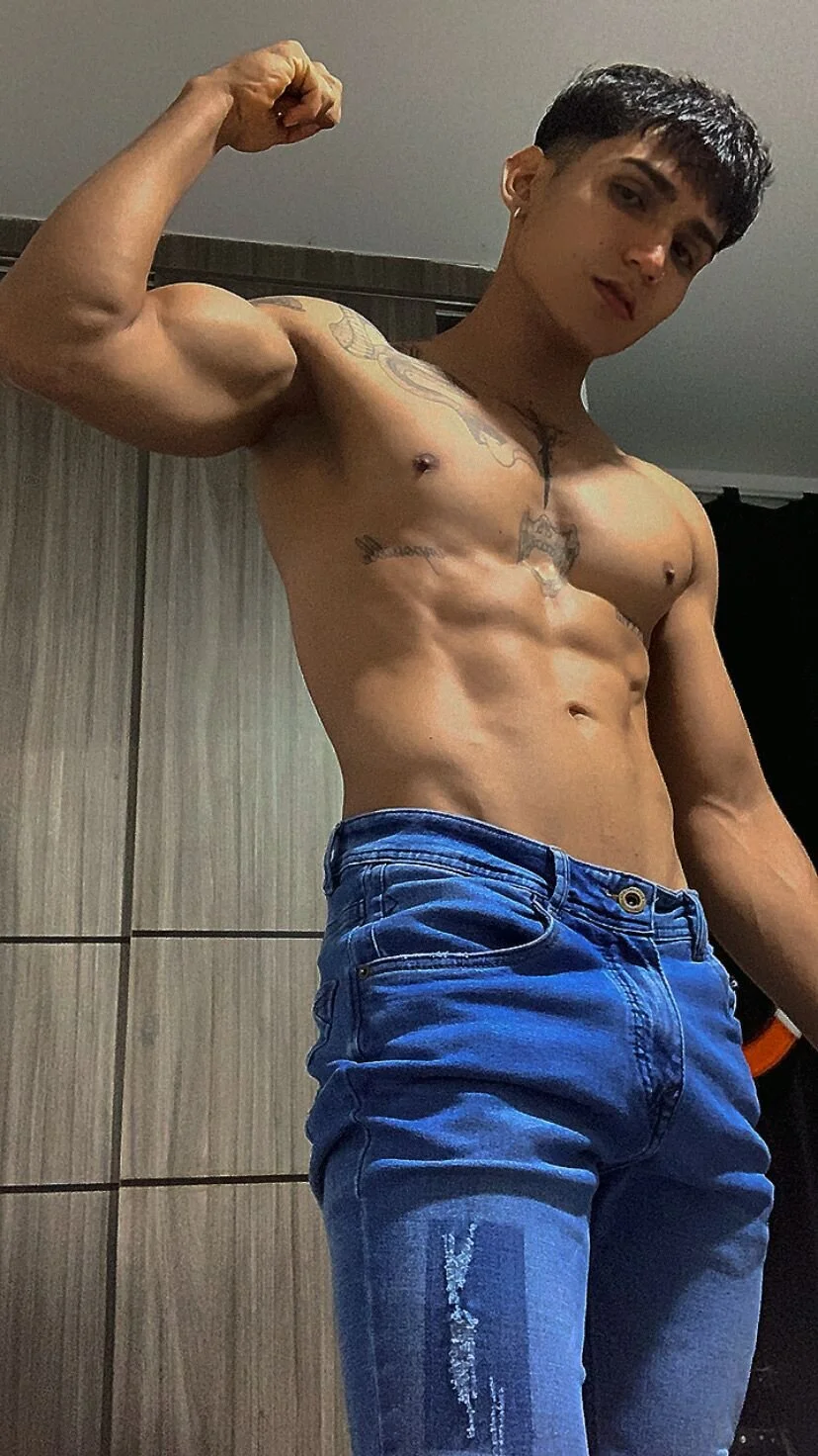 XXX Porn Photo of Nude muscle_boyhorny 29