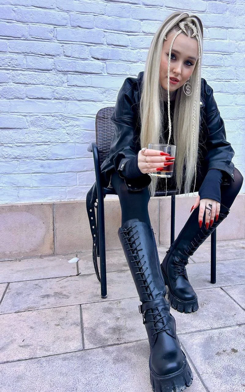 XXX Porn Photo of Nude CrazyBitchInLace 21