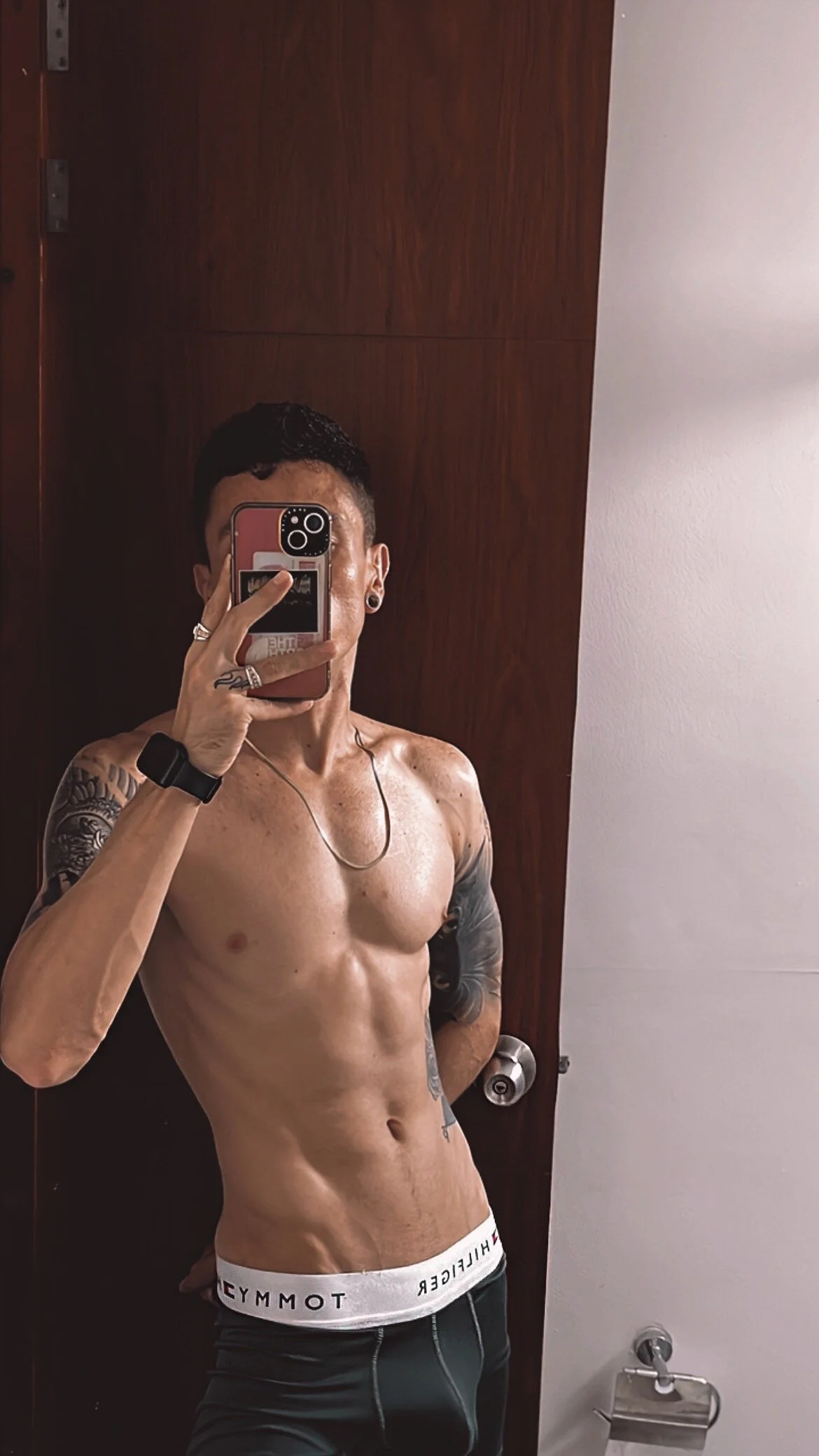XXX Porn Photo of Nude aaronswt 26