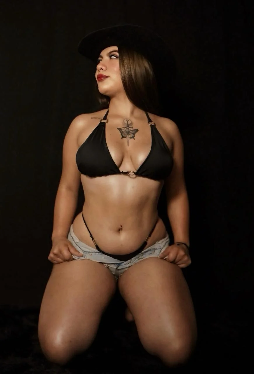 XXX Porn Photo of Nude KAMI_HUGEASS 8
