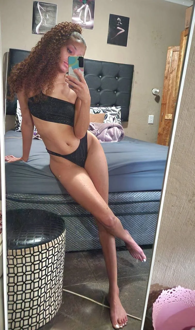 XXX Porn Photo of Nude sexycoloredlayla 3