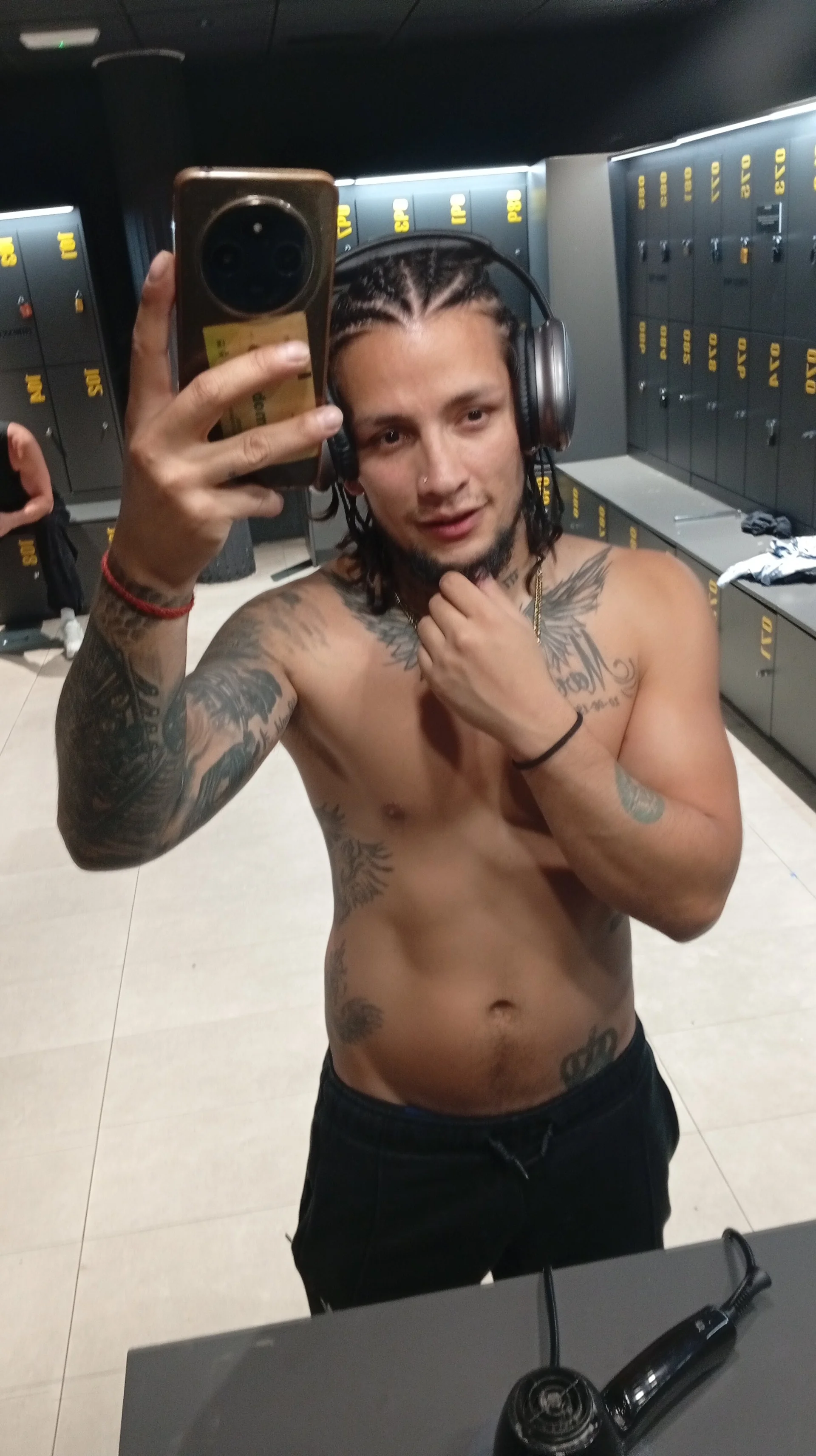 XXX Porn Photo of Nude boyrolo24 2
