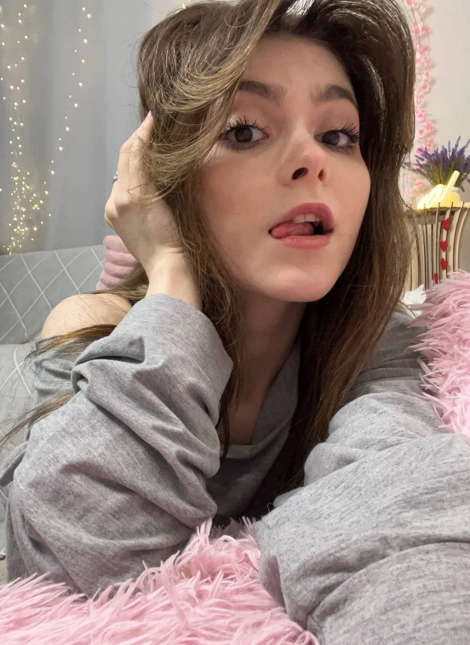XXX Porn Photo of Nude CherlyGuss 18