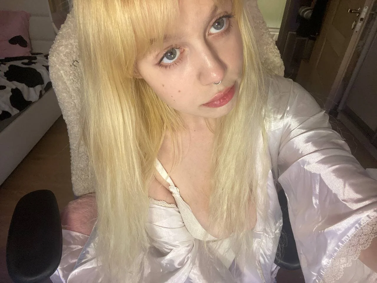 XXX Porn Photo of Nude yourcutemouse 3