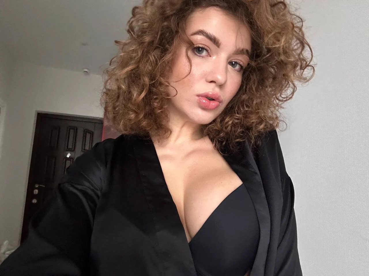 XXX Porn Photo of Nude CurlyCandyXX 3