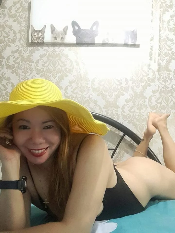 XXX Porn Photo of Nude Hotpeachyx 2