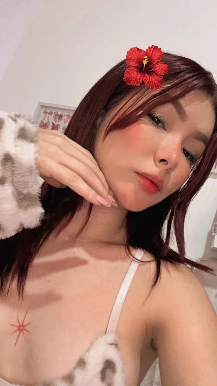 XXX Porn Photo of Nude Hanni_Dulce_ 1
