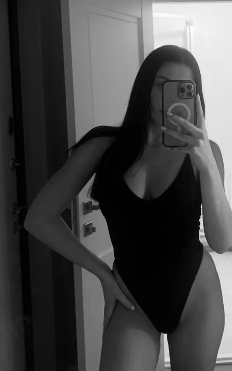 XXX Porn Photo of Nude Elizebeth_Parker 2