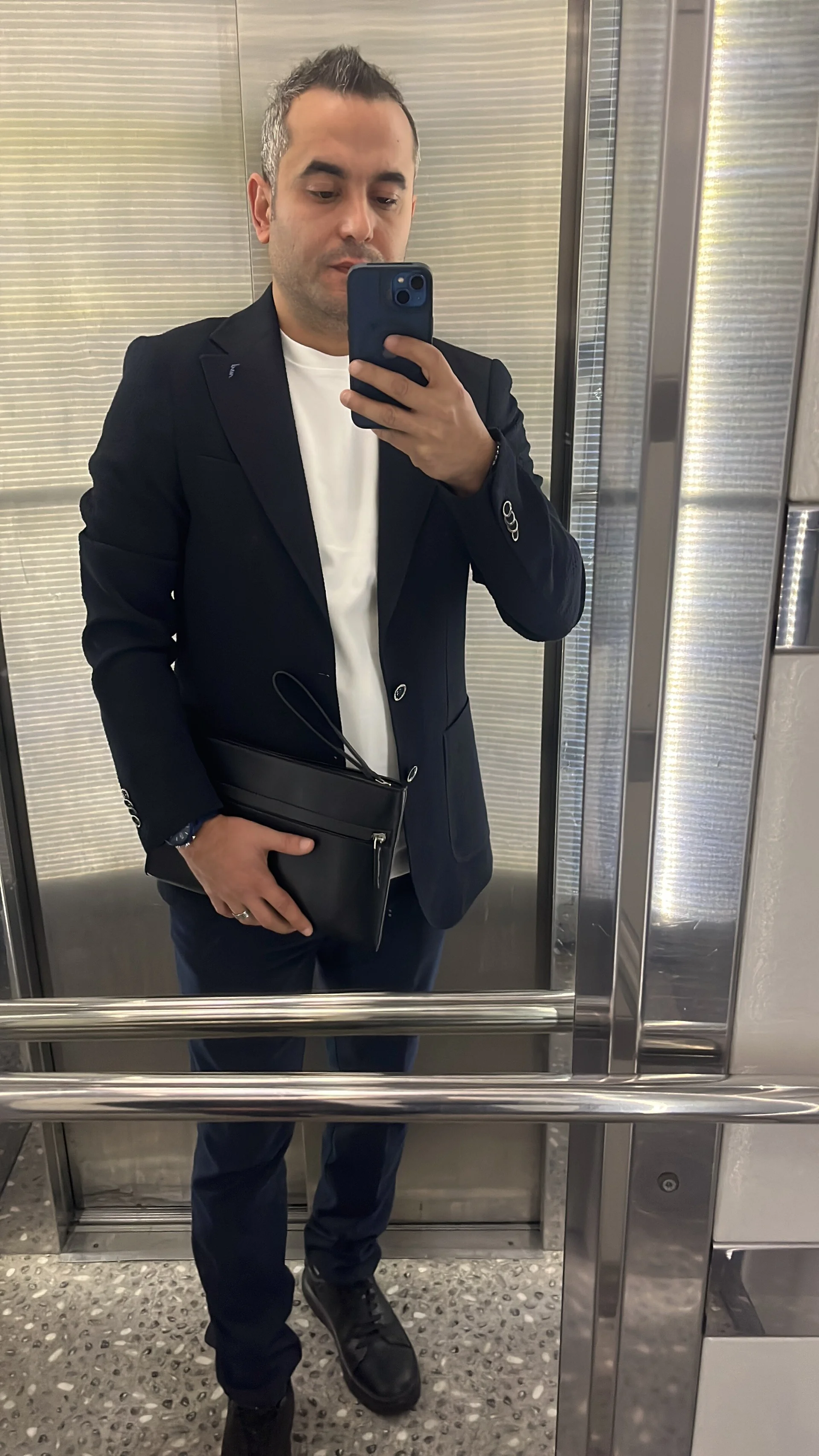 XXX Porn Photo of Nude Businessmantryy 8