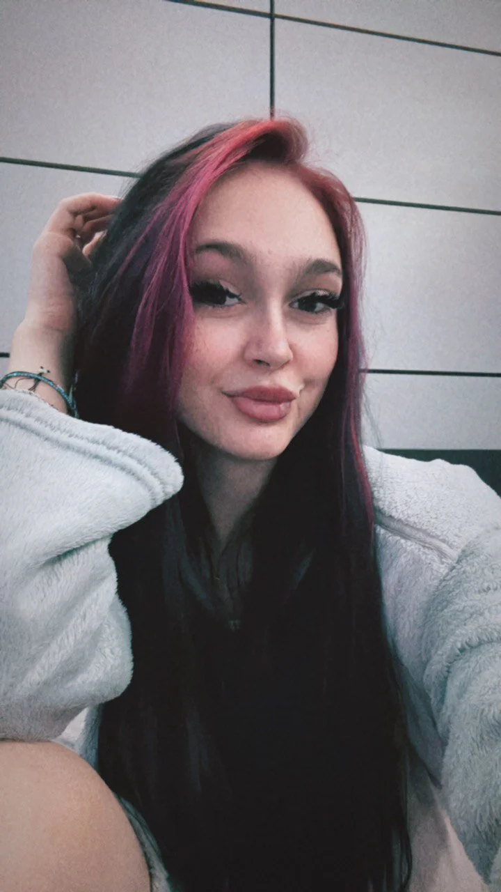 XXX Porn Photo of Nude HotBustyBabeX 87