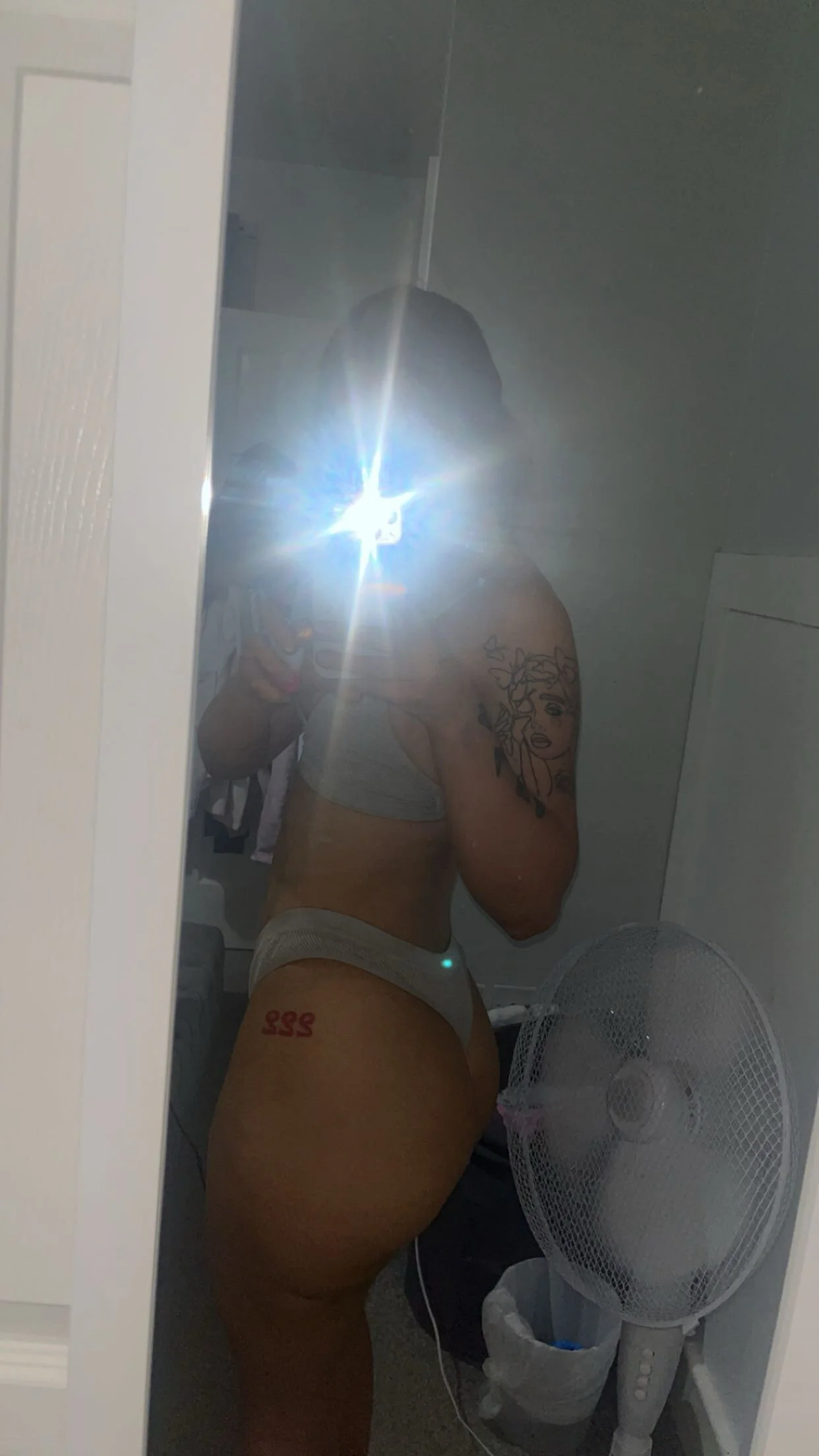 XXX Porn Photo of Nude DenaLuxx 2