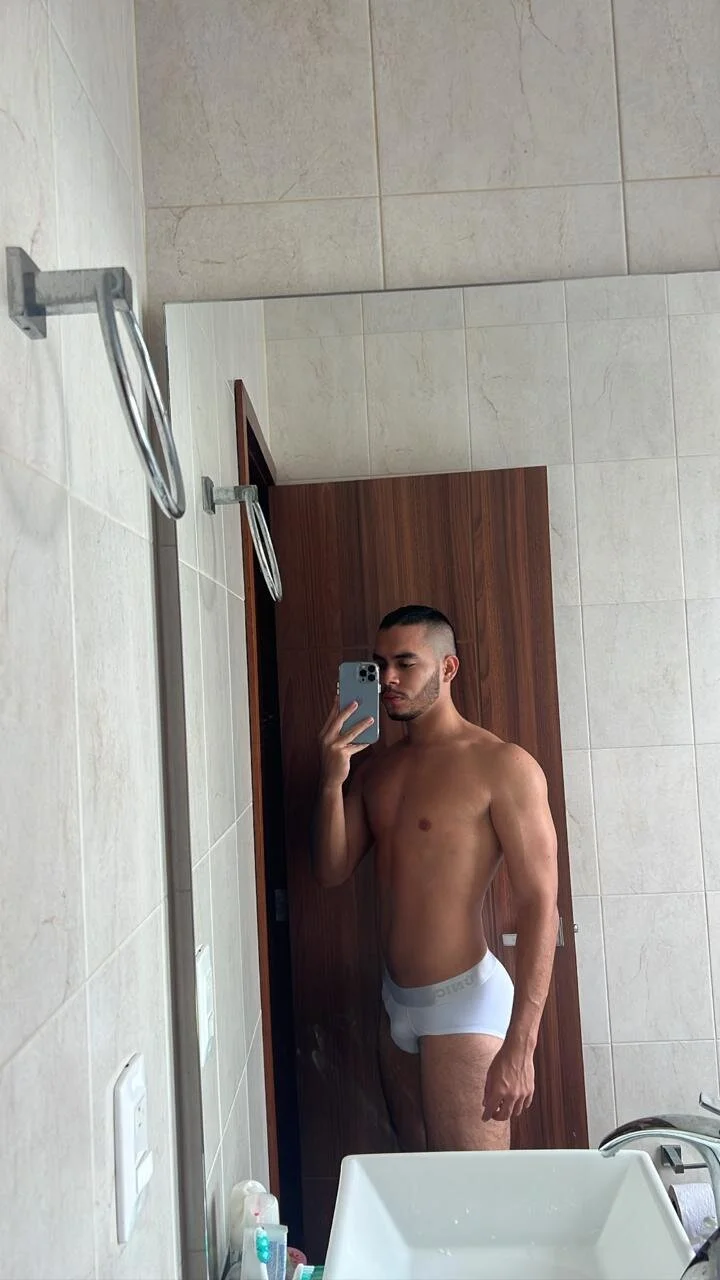 XXX Porn Photo of Nude kyle_walters 2