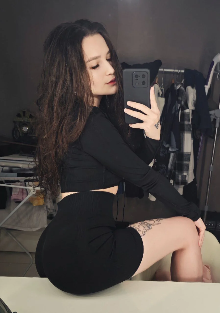 XXX Porn Photo of Nude Arya_Black 18