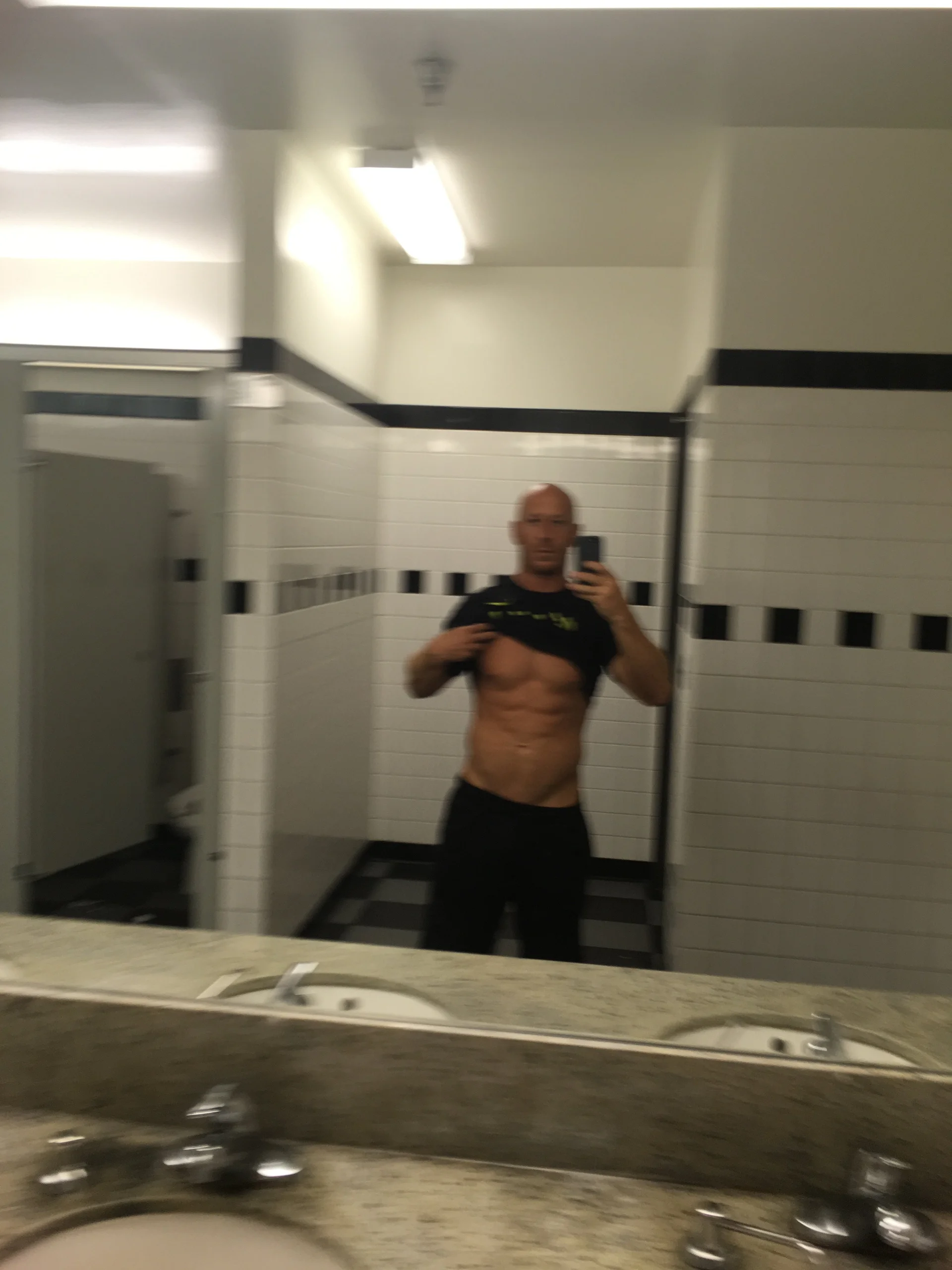 XXX Porn Photo of Nude brotein369 21