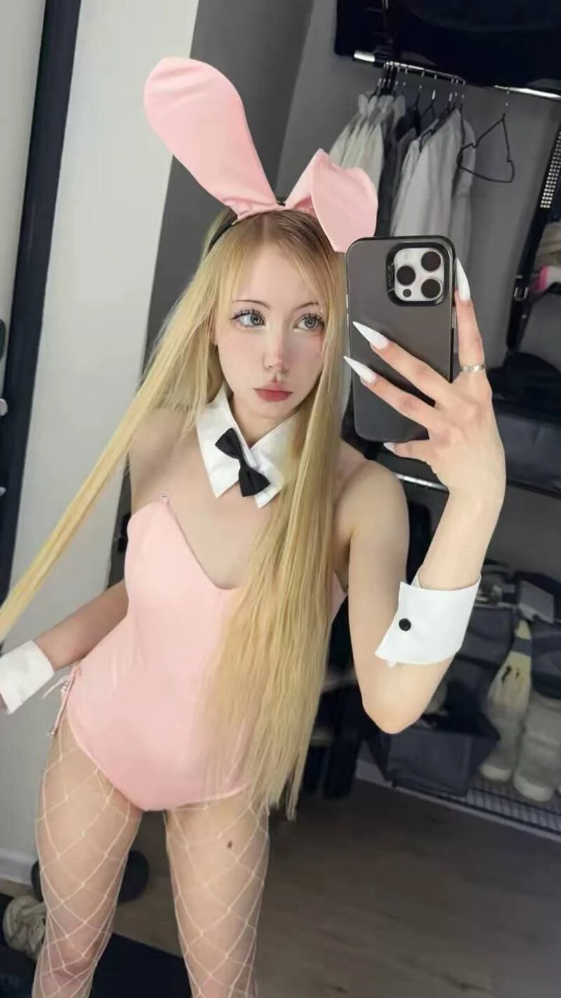 XXX Porn Photo of Nude UWU_flower 14