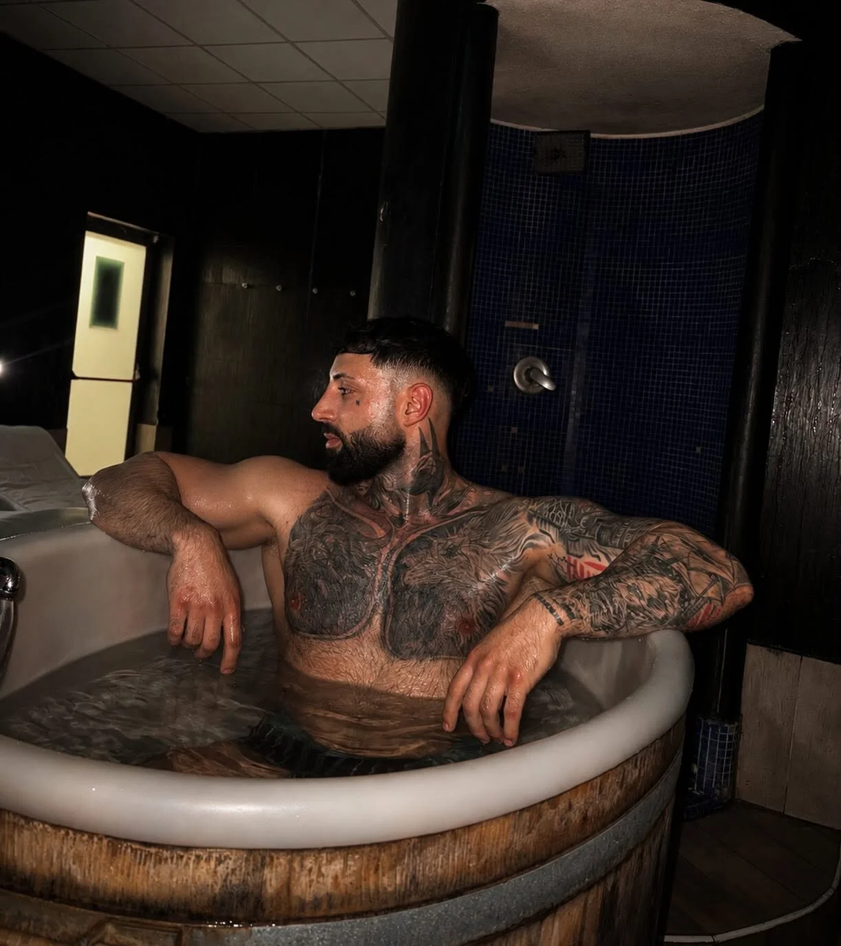 XXX Porn Photo of Nude MasculineGuy99 112