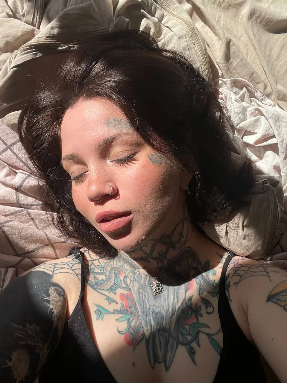 XXX Porn Photo of Nude hanna_baeee 12