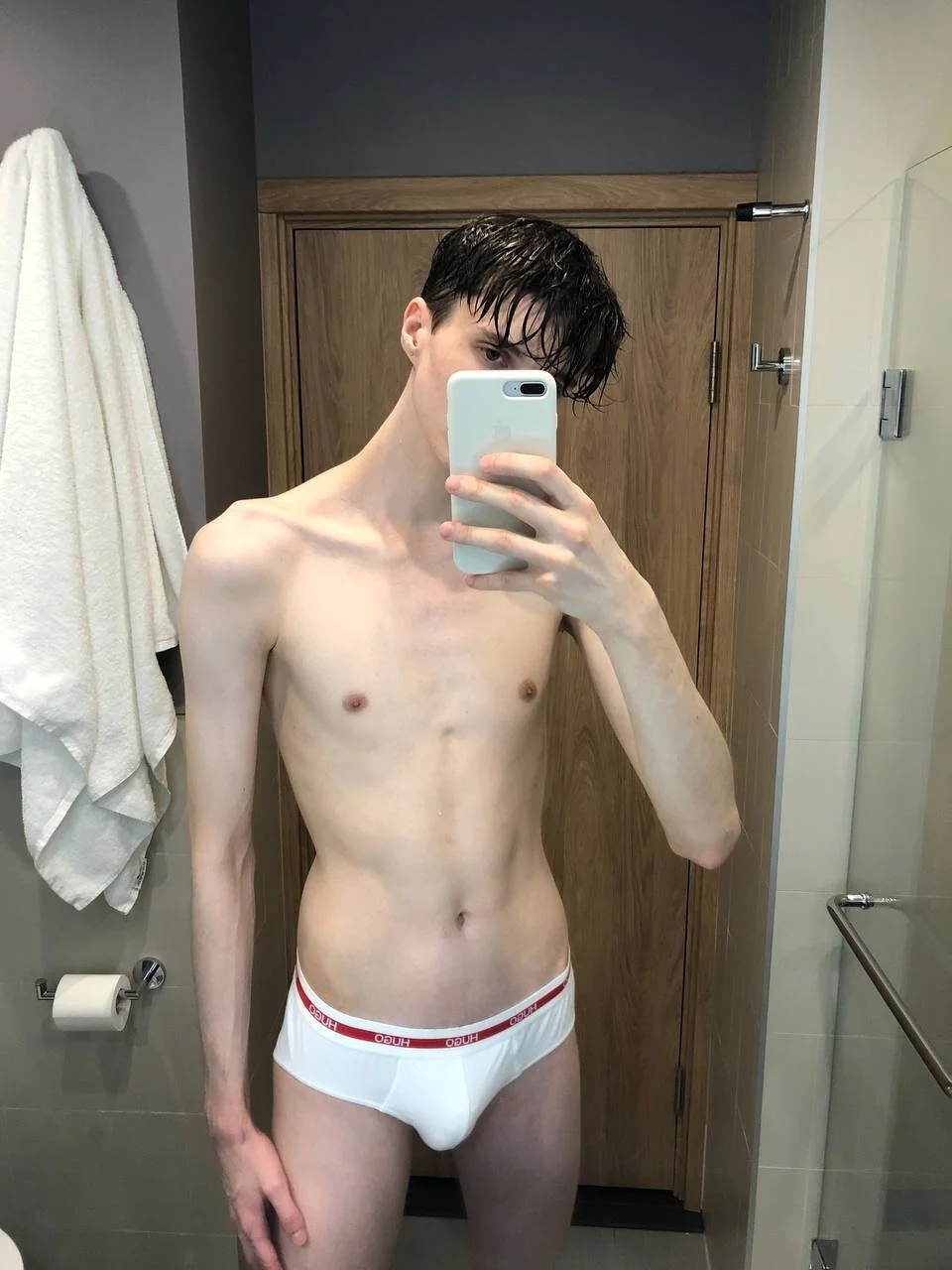 XXX Porn Photo of Nude robertsoyummy 3